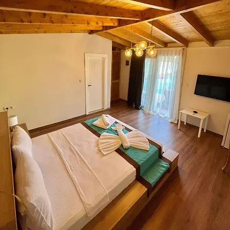 Sevilla Alacati Кешме